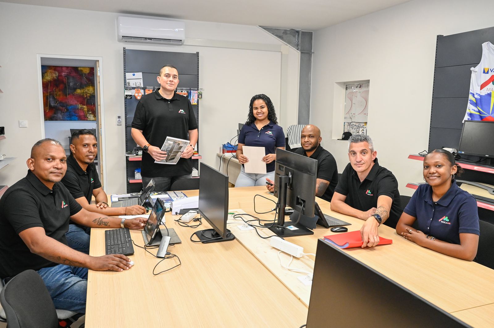 Équipe administrative et marketing Mascadis en réunion